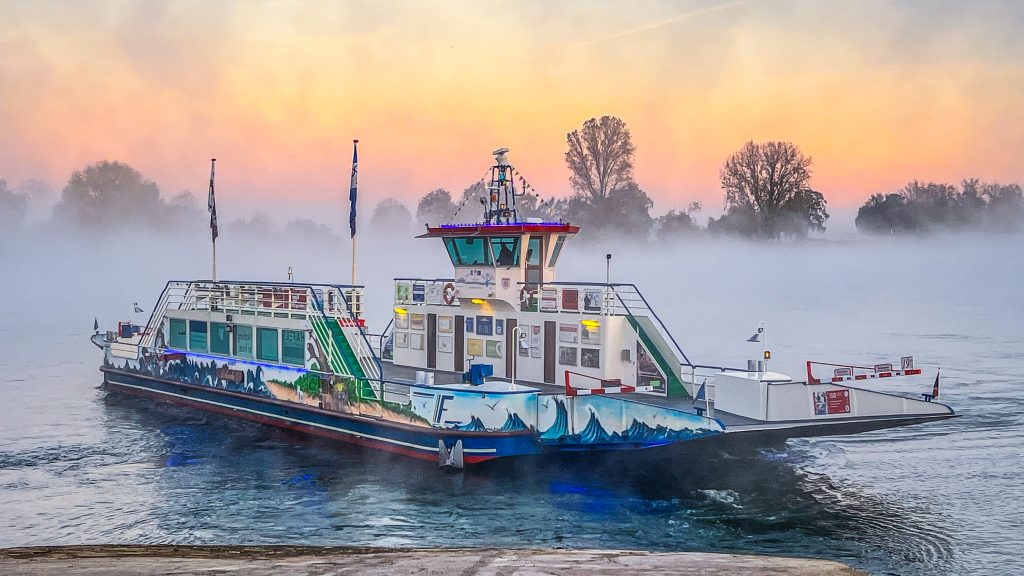 Motiv, Bild, Foto, Fotografie, Stadtteil Kaiserswerth Düsseldorf am Rhein, Rheinfähre Michaela II