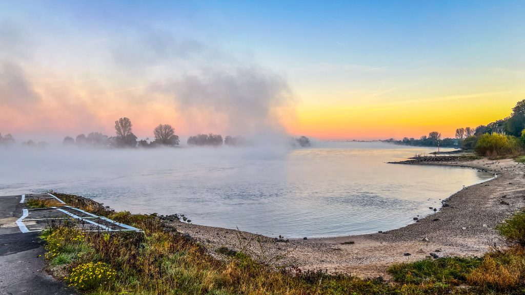 Motiv, Bild, Foto, Fotografie, Stadtteil Kaiserswerth Düsseldorf am Rhein, Rheinbucht bei Nebel