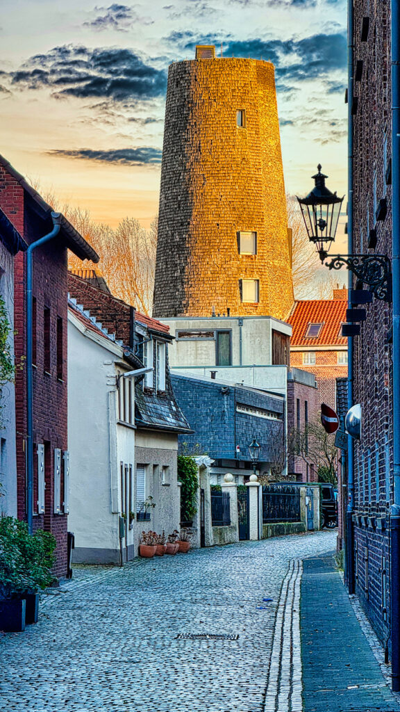 Motiv, Bild, Foto, Fotografie, Stadtteil Kaiserswerth Düsseldorf am Rhein, Alter Mühlenturm am Morgen